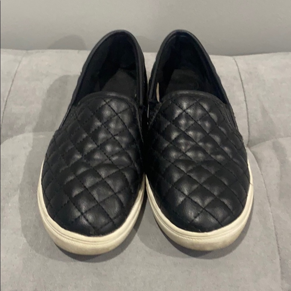 Girls Stevies slip on sneaker size 2